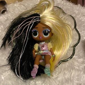 Chic Doll with Black and Blonde Hair lol surprise twin